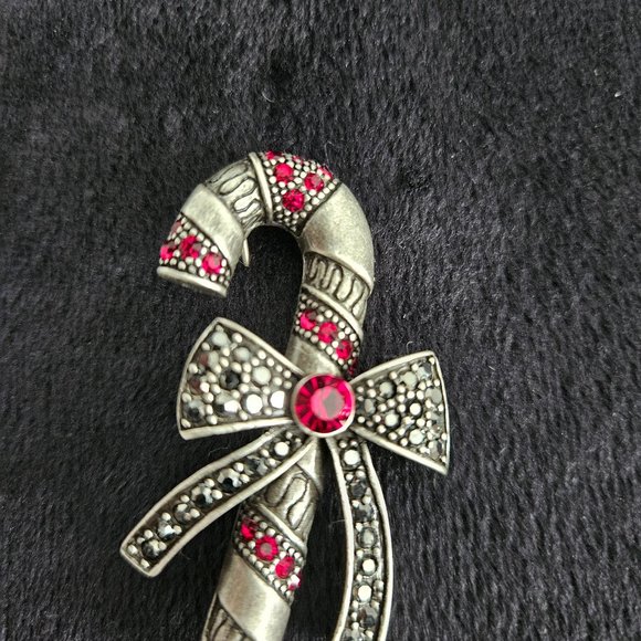 Lia Sophia Red Ruby Rhinestones Marcasite Candy Cane Bow 2"x1"Christmas Brooch - Picture 5 of 5